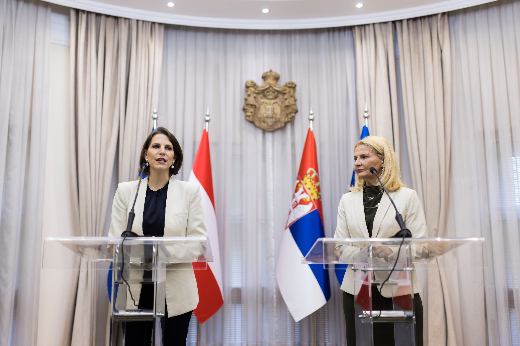 Am 15. Mai 2023 reiste Bundesministerin Karoline Edtstadler (l.) zu einem Arbeitsbesuch nach Belgrad.