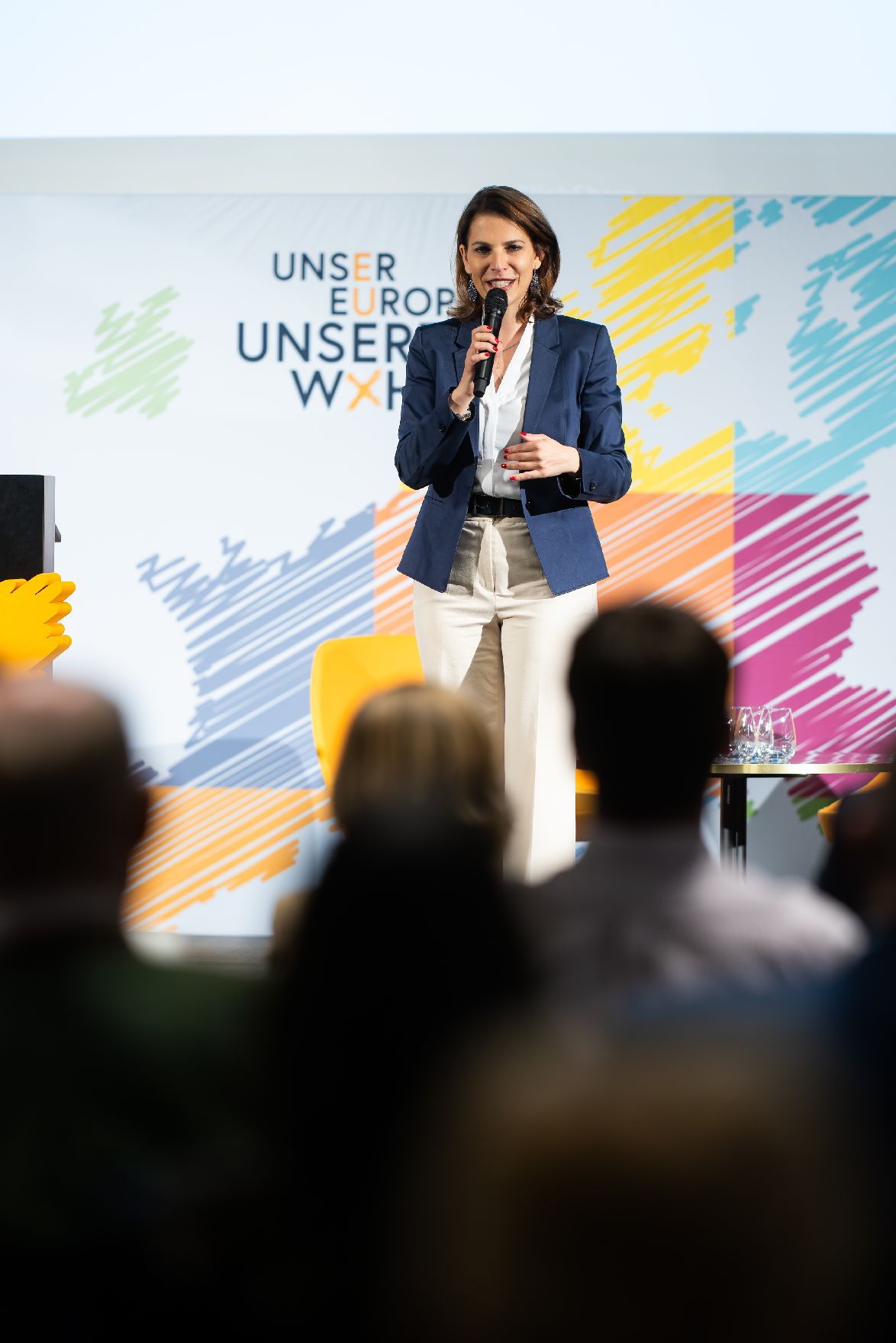 Am 13. Mai 2024 besuchte Bundesministerin Karoline Edtstadler (im Bild) im Rahmen ihres Bundesländertages in Vorarlberg eine Diskussionsveranstaltung „Unser Europa. Unsere Wahl“.