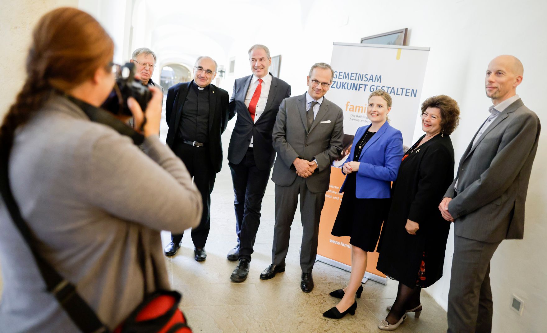 Am 8. Oktober 2021 besuchte Bundesministerin Susanne Raab (3.v.r.) im Rahmen ihres Bundesländertags in der Steiermark die Konferenz Familie und Arbeit.