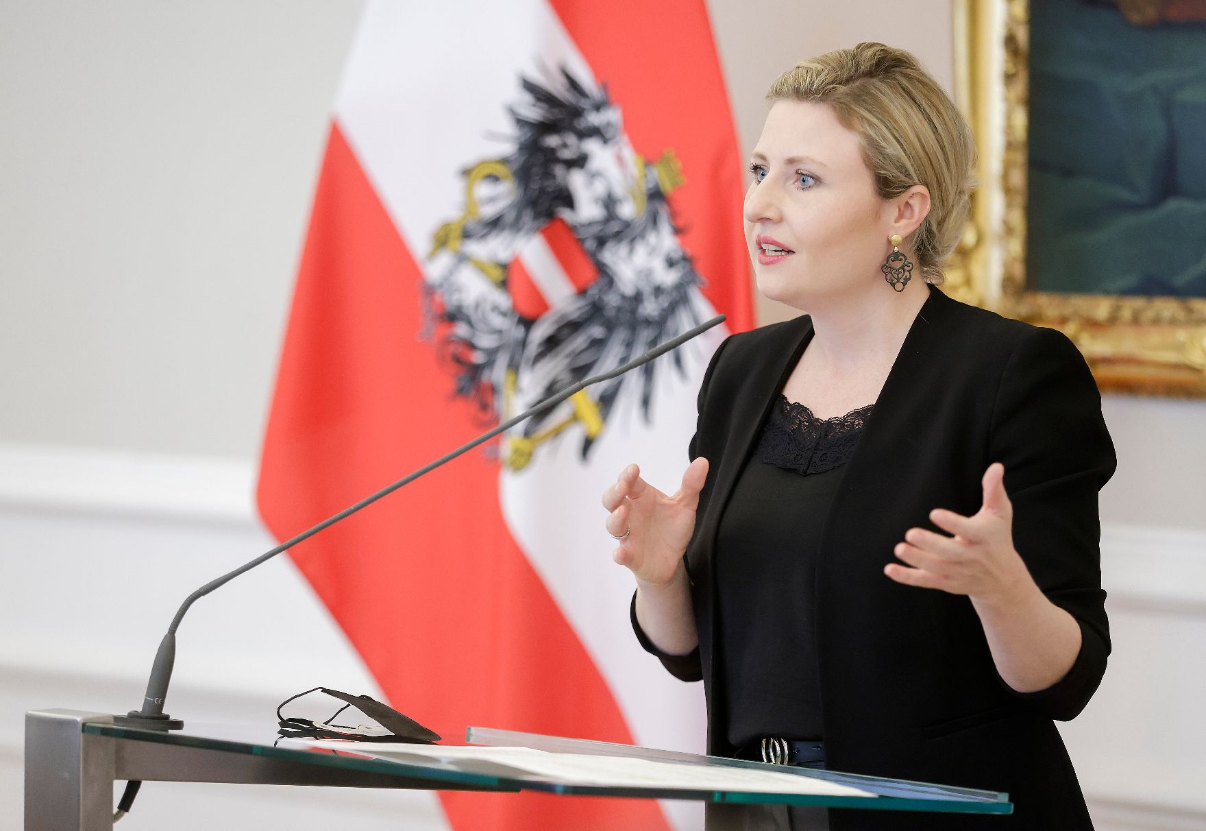 Am 6. April 2022 nahm Bundesministerin Susanne Raab (im Bild) an der Preisverleihung des Österreichischen Zeitschriftenverbandes teil.