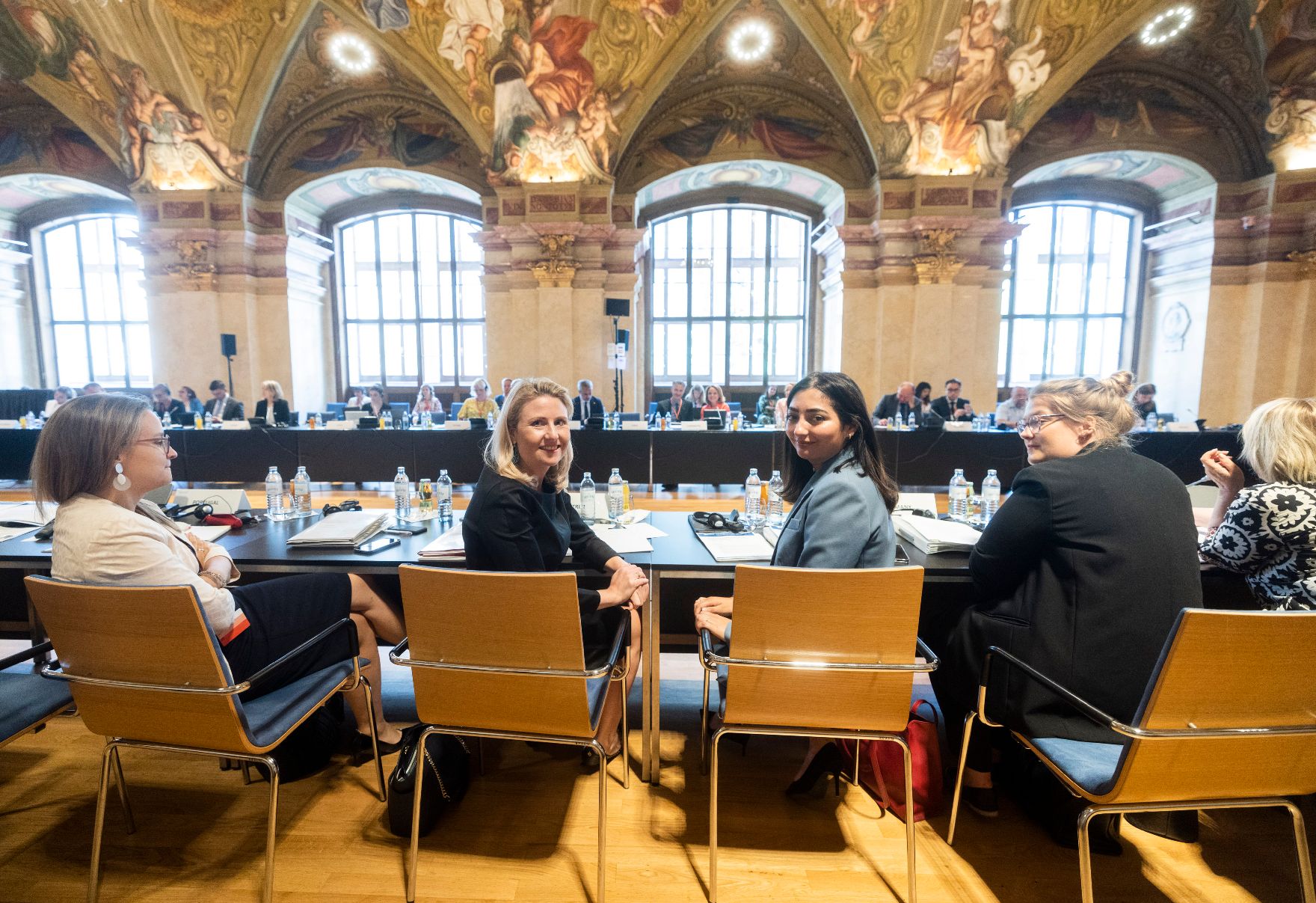Am 28. Juli 2022 lud Bundesministerin Susanne Raab zur „Europäischen Integrationskonferenz“ ins Palais Niederösterreich.