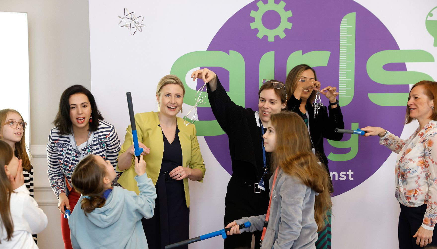 Am 27. April 2023 fand der Girls' Day im Bundeskanzleramt statt. Im Bild Bundesministerin Susanne Raab.