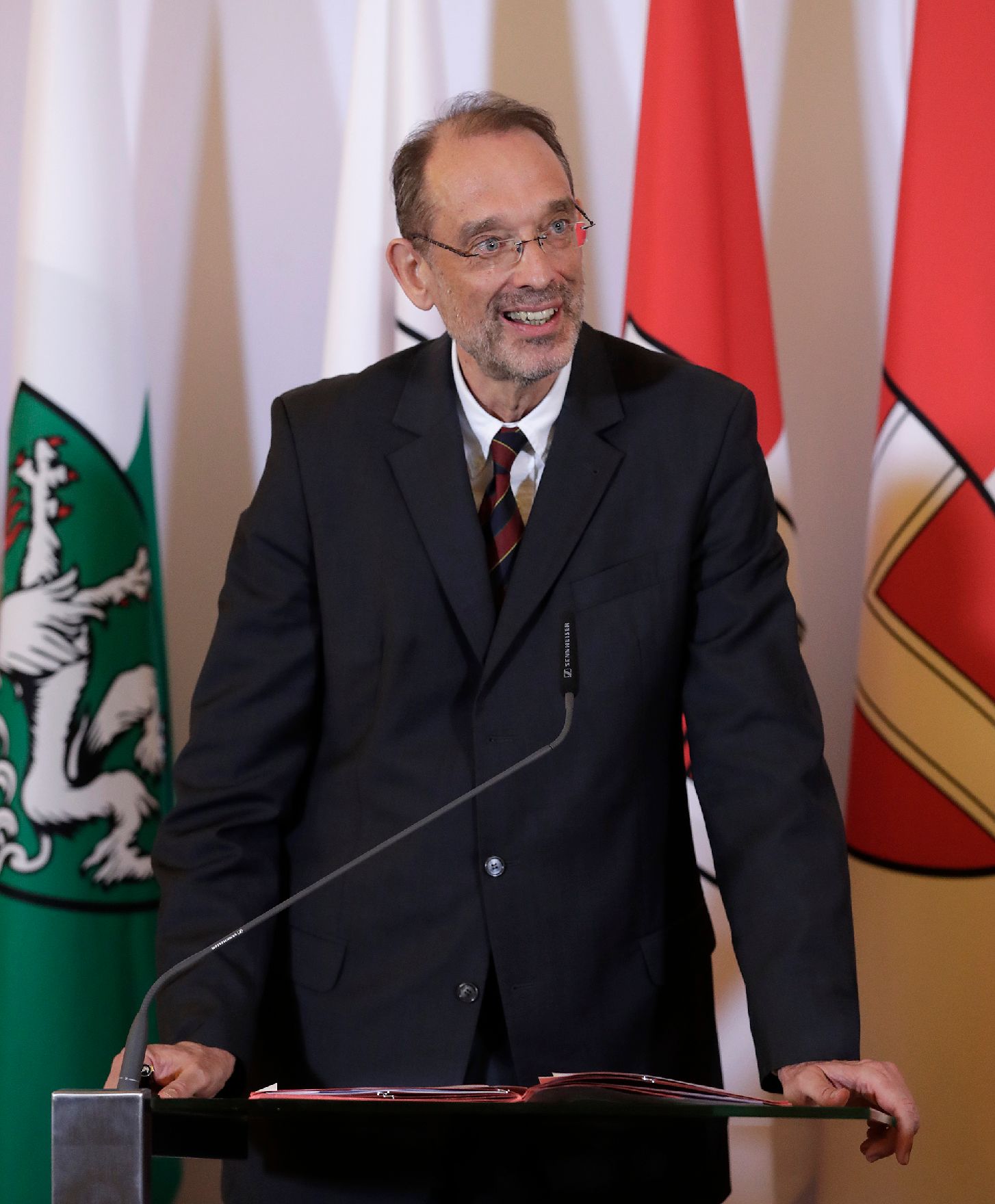 Bundesminister Heinz Faßmann (im Bild) beim Pressefoyer nach dem Ministerrat am 31. Jänner 2018.