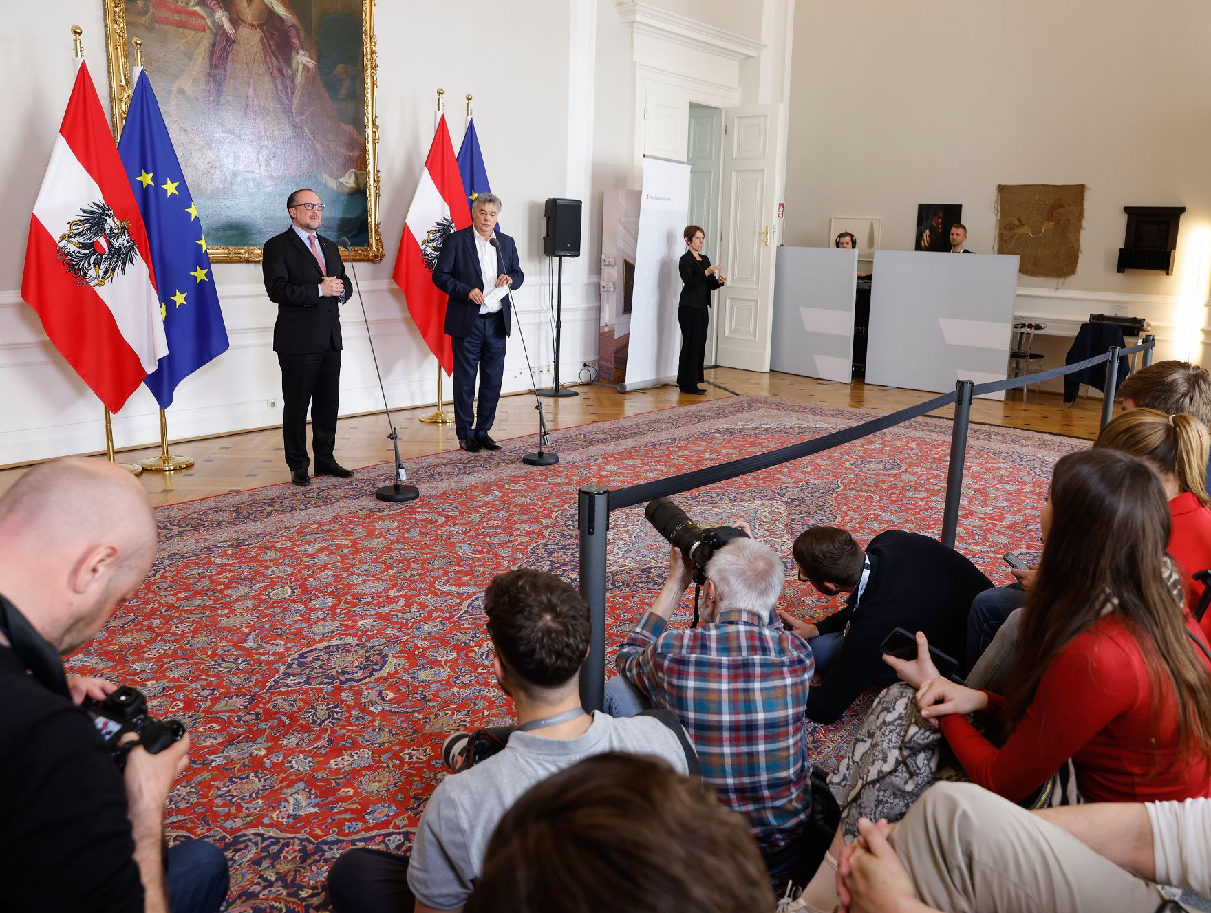 Am 3. Mai 2023 nahmen Vizekanzler Werner Kogler und Bundesminister Alexander Schallenberg am Doorstep vor dem Ministerrat teil.