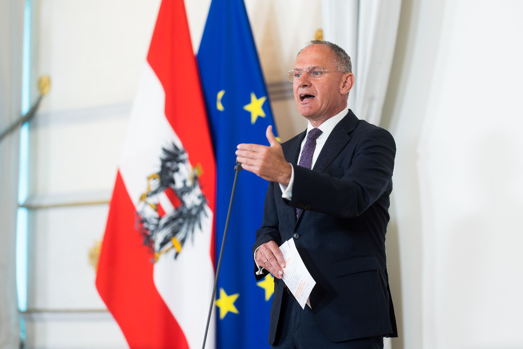 Am 10. Mai 2023 nahm Bundesminister Gerhard Karner (im Bild) am Doorstep vor dem Ministerrat teil.