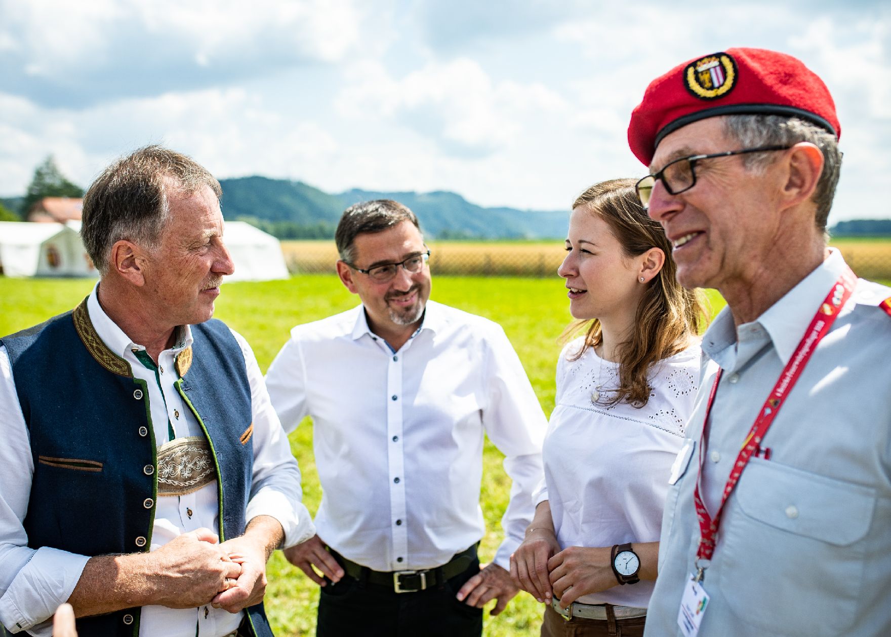Am 15. Juli 2022 besuchte Staatssekretärin Claudia Plakolm (m.r.) im Rahmen ihres Bundesländertags in Oberösterreich das Bezirksjugendlager Braunau.