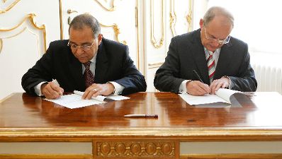 Am 23. April 2012 empfing Sektionschef Manfred Matzka (r.) den ägyptischen Minister Safwat El Nahas (l.) zu einem Gespräch im Bundeskanzleramt.