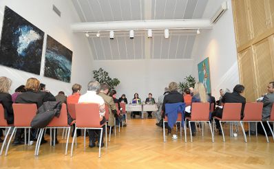 Am 21. Jänner 2013 fand die 4. Dialogplattform zur Integration der Roma bis 2020 „Zugang zu Beschäftigung und Arbeitsmarkt" statt.