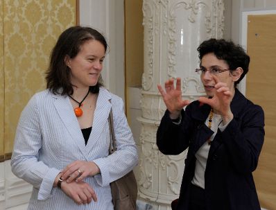 Am 7. und 8. Mai 2013 fand im Bundeskanzleramt die EuDEM Konferenz (Conference on European Democracy) statt. Im Bild Anne Jacquemet-Gauché (l.) und Catherine Haguenau-Moizard (r.).
