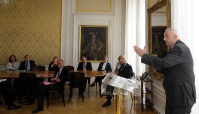 Am 7. und 8. Mai 2013 fand im Bundeskanzleramt die EuDEM Konferenz (Conference on European Democracy) statt. Im Bild Johannes W. Pichler bei der Eröffnung.