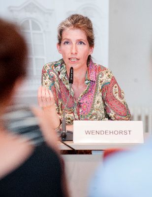 Am 8. Juni 2015 fand eine Pressekonferenz der Bioethikkommission zum Thema "Impfen – ethische Aspekte; Empfehlungen der Bioethikkommission" statt. Im Bild Christiane Wendehorst, Mitglieder der Bioethikkommission.