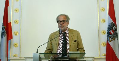 Am 9. Juni 2015 fand im Bundeskanzleramt die Ausstellungseröffnung "Idee Europa - 200 Jahre Wiener Kongress" statt. Im Bild der künstlerische Ausstellungsleiter Hans Hoffer.