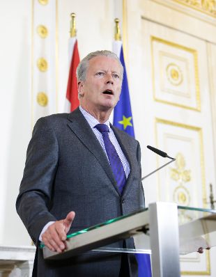 Vizekanzler und Bundesminister Reinhold Mitterlehner beim Pressefoyer nach dem Ministerrat am 10. Mai 2016.
