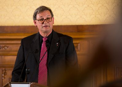 Am 10. Oktober 2016 überreichte Ministerialrat Reinhold Hohengartner das Goldene Ehrenzeichen für Verdienste um die Republik Österreich an Karl Heinz Stradal (im Bild) und die Urkunde, mit der Andreas Pittler der Berufstitel Professor verliehen wurde.