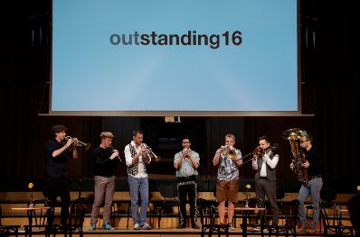Am 1. Dezember 2016 fand die Überreichung der outstanding artist awards 2016 im Radio Kulturhaus statt.