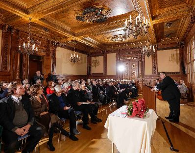 Am 5. Dezember 2016 überreichte Ministerialrat Reinhold Hohengartner (r.) das Goldene Ehrenzeichen für Verdienste um die Republik Österreich an Ursi Fürtler und an Victoria Trauttmansdorff-Sprenger.