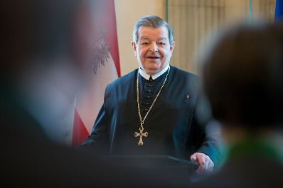 Am 4. Mai 2017 überreichte Ministerialrat Oliver Henhapel das Große Silberne Ehrenzeichen für Verdienste um die Republik Österreich an Konsistorialrat Bruno Hubl (im Bild), Abt des Benediktinerstiftes Admont.