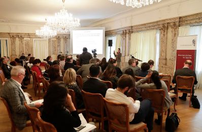 Am 24. November 2017 fand die 20. Roma Dialogplattform des Bundeskanzleramts zum Thema "Außerschulische Jugendarbeit" statt.