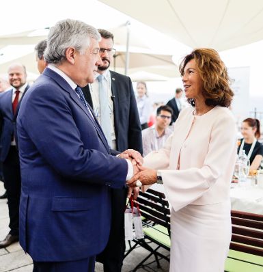Am 15. Juni 2019 nahm Bundeskanzlerin Brigitte Bierlein (r.) am Europaforum Wachau teil. Im Bild mit Parlamentspräsident Antonio Tajani (l.).