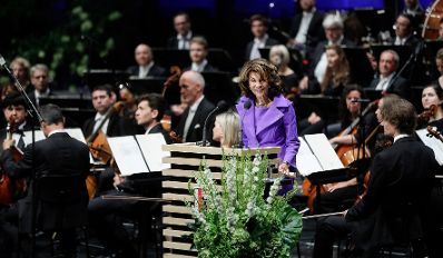 Am 27. Juli 2019 besuchten Bundeskanzlerin Brigitte Bierlein (im Bild) und Bundesminister Alexander Schallenberg die Eröffnung der Salzburger Festspiele in Salzburg.