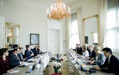 Am 11. Oktober 2019 empfing Bundeskanzlerin Brigitte Bierlein den Präsident der Republik Nordmazedonien, Stevo Pendarovski zu einem Gespräch.
