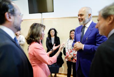 Am 17. Oktober 2019 nahm Bundeskanzlerin Brigitte Bierlein (m.l.) am Europäischen Rat der Staats- und Regierungschefs teil. Im Bild mit dem Premierminister der Republik Albanien Edi Rama (m.r.).