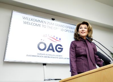 Am 19. November 2019 nahm Bundeskanzlerin Brigitte Bierlein am Grand Opening der Österreichisch-Amerikanischen-Gesellschaft teil.