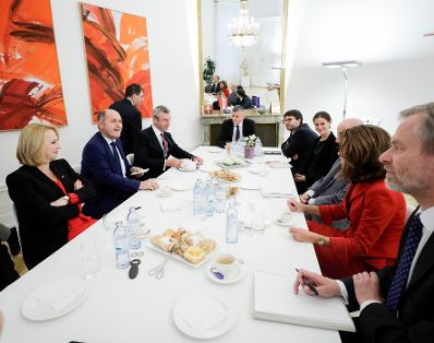 Am 28. November 2019 empfing Bundeskanzlerin Brigitte Bierlein gemeinsam mit Bundesminister Clemens Jabloner das Präsidium des Nationalrates.