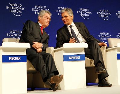 Am 8. Juni 2011 nahm der Bundeskanzler am World Economic Forum on Europe and Central Asia in der Wiener Hofburg teil. Im Bild Bundespräsident Heinz Fischer (l.) und Bundeskanzler Werner Faymann (r.).