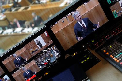 Am 17. Oktober 2012 sprach Bundeskanzler Werner Faymann in der Aktuellen Stunde im Nationalrat zum Thema "Bundesfinanzgesetz 2013" im Parlament.
