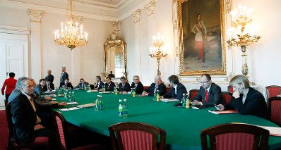 Am 6. November 2012 lud Bundeskanzler Werner Faymann Vertreterinnen und Vertreter der Bundesregierung sowie der Landwirtschaft zu einem Gespräch über den Bereich Landwirtschaft bei den Verhandlungen zum europäischen Finanzrahmen ins Bundeskanzleramt.