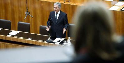 Am 13. November 2012 sprach Bundeskanzler Werner Faymann (im Bild) in der Aktuellen Europastunde bei der Nationalratssitzung im Parlament zum Thema "Höhere EU-Beiträge".