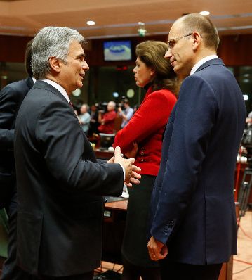 Am 24. Oktober 2013 begann in Brüssel der zweitägige Europäische Rat der EU-Staats- und Regierungschefs. Im Bild Bundeskanzler Werner Faymann (l.) mit dem italienischen Premierminister Enrico Letta (r.).