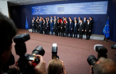 Am 24. Oktober 2013 begann in Brüssel der zweitägige Europäische Rat der EU-Staats- und Regierungschefs. Im Bild Bundeskanzler Werner Faymann beim traditionellen Gruppenfoto.
