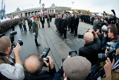 Am 26. Oktober 2013 hielt Bundeskanzler Werner Faymann im Rahmen der Angelobung der Rekrutinnen und Rekruten des österreichischen Bundesheeres auf dem Wiener Heldenplatz eine Rede zum österreichischen Nationalfeiertag.