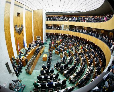 Am 29. Oktober 2013 fand im Parlament die Sitzung des neu gewählten Nationalrates statt.
