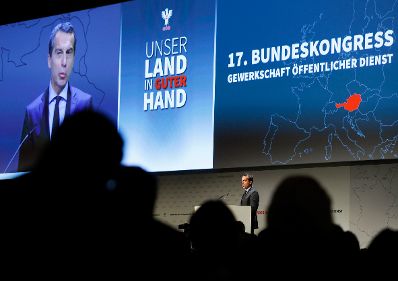 Am 11. Oktober 2016 nahm Bundeskanzler Christian Kern an der feierlichen Eröffnung des 17. Bundeskongresses der Gewerkschaft Öffentlicher Dienst im Wiener Austria Center teil.