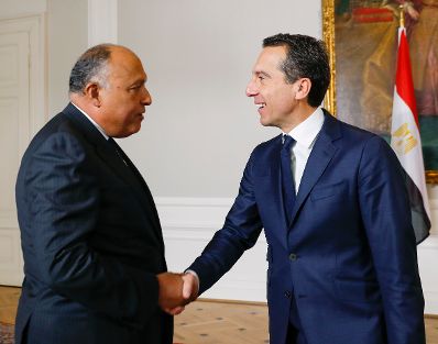 Am 14. Oktober 2016 empfing Bundeskanzler Christian Kern (r.) den ägyptischen Außenminister Sameh Hassan Shoukry (l.) zu einem Arbeitsgespräch im Bundeskanzleramt.