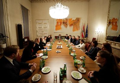 Am 1. Dezember 2016 empfing Bundeskanzler Christian Kern Frauen in der Wirtschaft zu einem Gespräch.