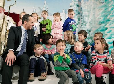 Am 6. Dezember 2016 besuchte Bundeskanzler Christian Kern das Nikolofest mit Kindergartenkindern in der Wiener Bildungsanstalt für Elementarpädagogik.