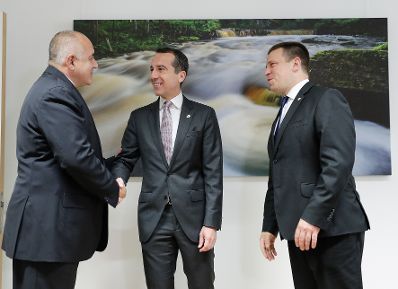 Am 23. Juni 2017 endete in Brüssel der zweitägige Europäische Rat der Staats- und Regierungschefs. Im Bild Bundeskanzler Christian Kern (m.) im Bild mit dem estnischen Premierminister Jüri Ratas (r.) und dem bulgarischen Premierminister Bojko Borissow (l.).