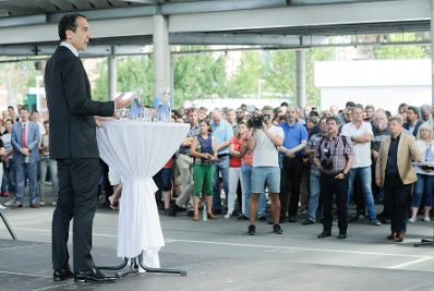 Am 26. Juni 2017 besuchte Bundeskanzler Christian Kern (l.) die Firma Wiener Netze.