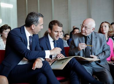 Am 23. August 2017 empfing Bundeskanzler Christian Kern (l.) den französischen Präsidenten Emmanuel Macron (m.) in Salzburg.