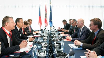 Am 23. August 2017 fand der Salzburger Gipfel statt. Im Bild Bundeskanzler Christian Kern (l.) mit dem tschechischen Ministerpräsidenten Bohuslav Sobotka (r.).