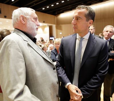 Am 28. August 2017 nahm Bundeskanzler Christian Kern (r.) am Europäischen Forum Alpbach teil. Im Bild mit dem Präsidenten des Europäischen Forums Alpbach Franz Fischler (l.).