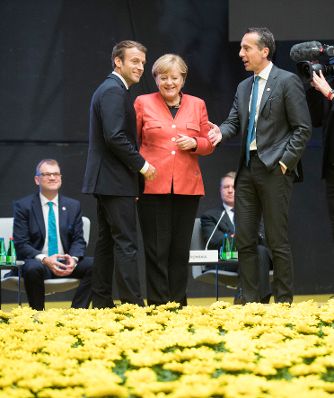 Am 29. September 2017 fand das Digitale Gipfeltreffen der Europäischen Staats- und Regierungschefs in Tallinn statt. Im Bild Bundeskanzler Christian Kern (r.) mit der deutschen Bundeskanzlerin Angela Merkel (m.) und dem französischen Präsidenten Emmanuel Macron (l.).