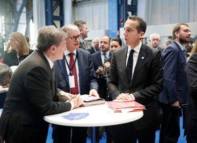 Am 17. November 2017 fand der Sozialgipfel der Europäischen Staats- und Regierungschefs in Göteborg statt. Im Bild Bundeskanzler Christian Kern (r.) mit Sozialminister Alois Stöger (m.).