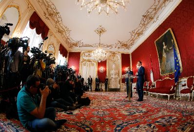 Am 21. Mai 2019 traf Bundeskanzler Sebastian Kurz (r.) den Bundespräsidenten Alexander Van der Bellen (l.) zu einem Gespräch. Im Bild bei der Pressekonferenz nach dem Gespräch.