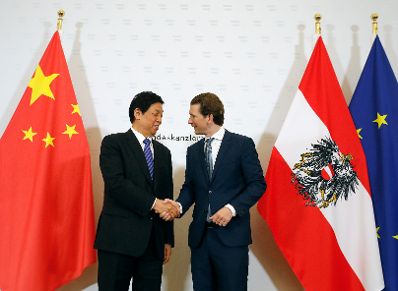 Am 21. Mai 2019 empfing Bundeskanzler Sebastian Kurz (r.) den chinesischen Parlamentspräsidenten Li Zhanshu (l.) zu einem Gespräch.