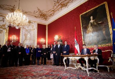 Am 18. Dezember 2017 wurde die neue Bundesregierung vom Bundespräsidenten in der Präsidentschaftskanzlei angelobt.